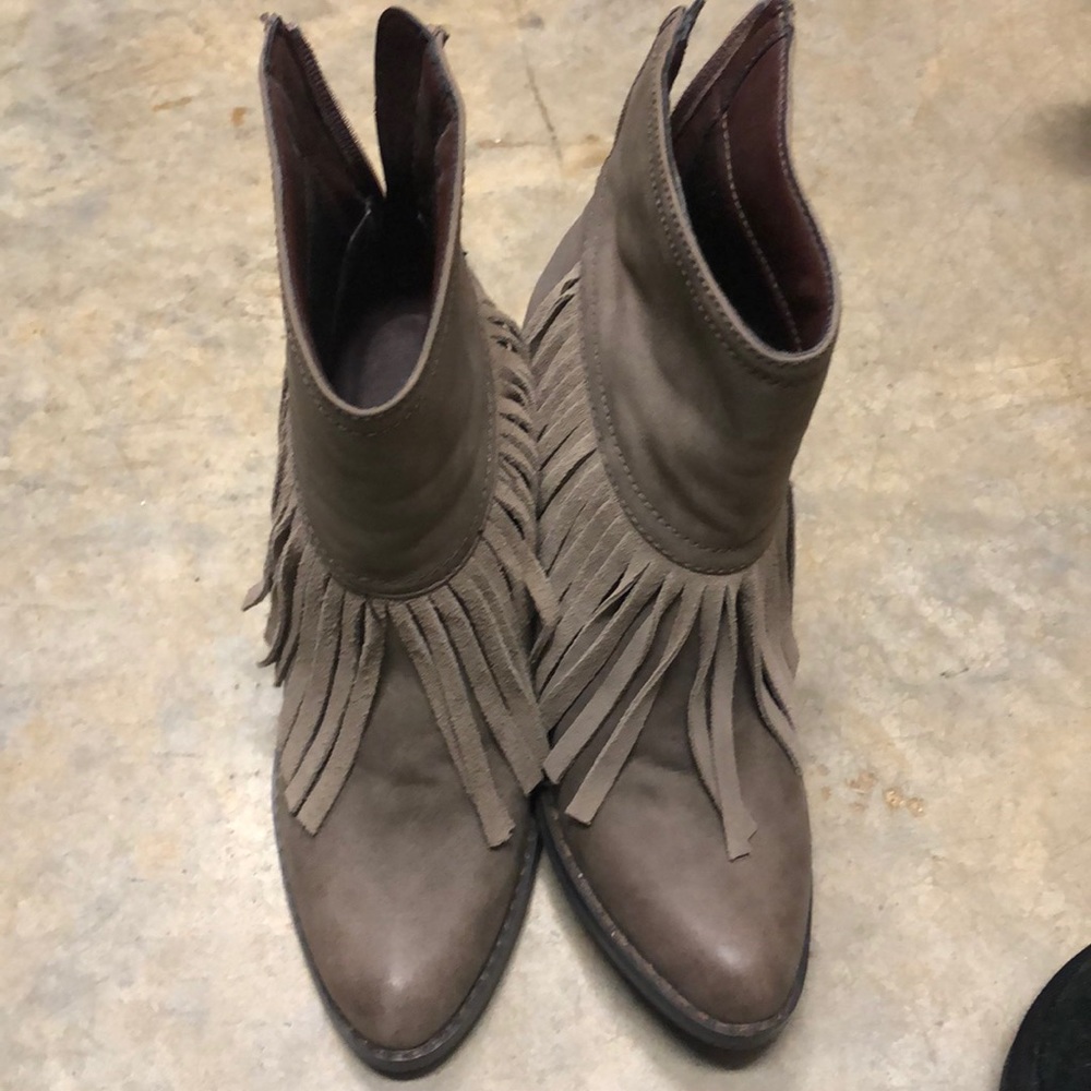 Fringe bootie